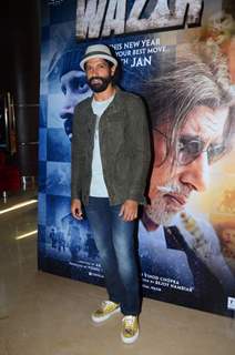 Farhan Akhtar at Trailer Launch of 'Wazir'