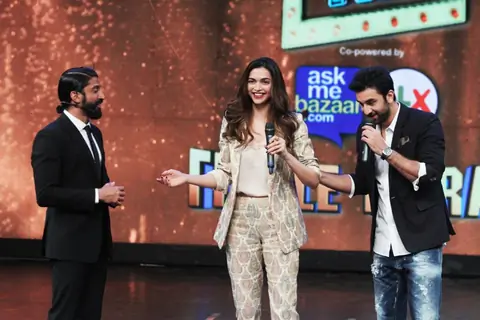Deepika and Ranbir for Promotions of Tamasha With host Farhan at Grand Finale of 'I Can Do That'
