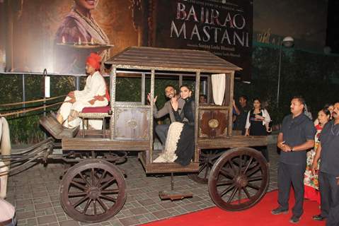 Ranveer Singh and Deepike Padukone arrive in a chariot at Trailer Launch of 'Bajirao Mastani'