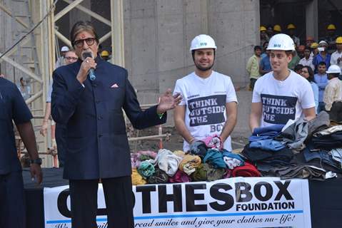 Big B Donates Clothes in collaboration with an NGO &quot;Clothes Box Foundation&quot;!