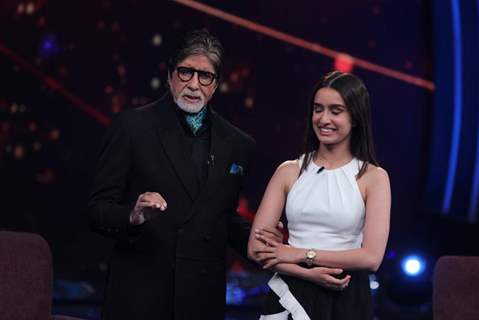 Shraddha Kapoor on the Sets of  Aaj Ki Raat Hai Zindagi Show