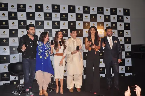 Manish, Farah, Malaika, Jeetendra, Shilpa and Raj Kundra at Launch of Viaan Mobiles