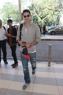 Dino Morea Snapped at Airport