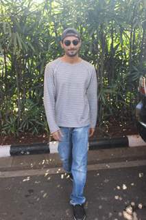 Prateik Babbar Snapped at Airport