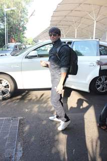 Karan Singh Grover Snapped at Airport