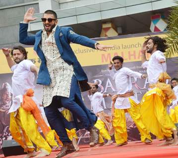 Ranveer Singh Dance on Beats of Song 'Malhari' from Bajirao Mastani in Bhopal