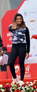 Bipasha Basu at Airtel Delhi Half Marathon