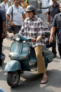 Amitabh Bachchan during shoot of Sujoy Ghosh's &quot;Te3n&quot;