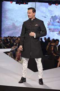 Saif Ali Khan Walks at GQ Fashion Night