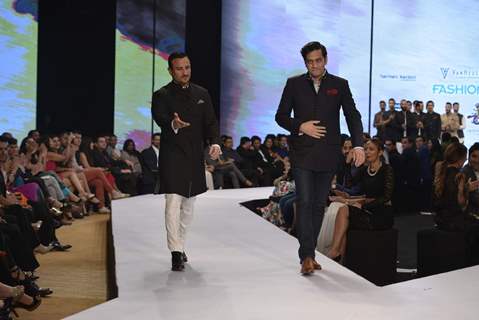 The 'Nawab' Saif Ali Khan Walks for Raghavendra Rathore