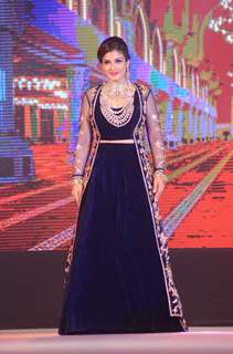 Raveena Tandon Walks at IBJA Show