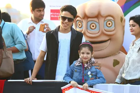 Darsheel Safary and Harshaali Malhotra at Mumbai Juniorthon