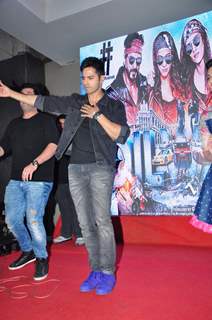 Varun Dhawan at Promotions of 'Dilwale' at Mithibai College