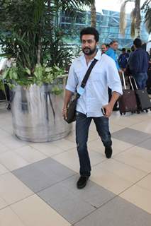 Celebs Snapped at Airport