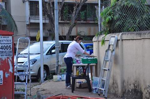 Twinkle Khanna Paints Trees in Juhu for a Cause