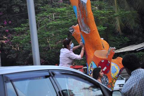 Twinkle Khanna Paints Trees in Juhu for a Cause