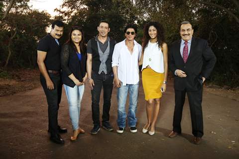 Shah Rukh Khan for Promotions of Dilwale on C.I.D