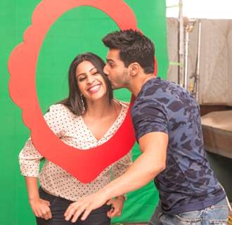 Varun Dhawan with Garima Kumar on Zoom's 'Yaar Mera Superstar' Show for Promotions of Dilwale