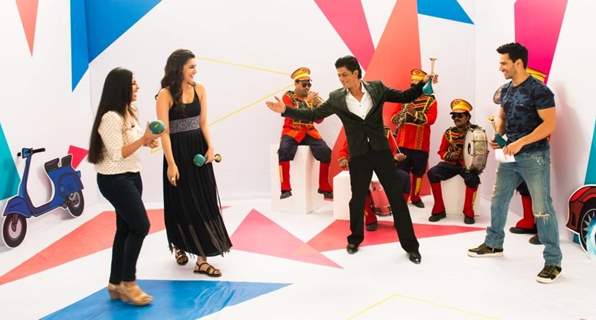 Kriti, Varun and SRK with Garima on Zoom's 'Yaar Mera Superstar' Show for Promotions of Dilwale