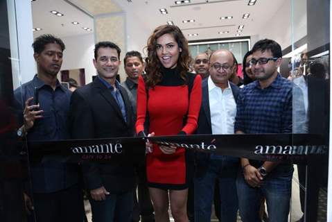 Esha Gupta inaugurates the Store Of Amante