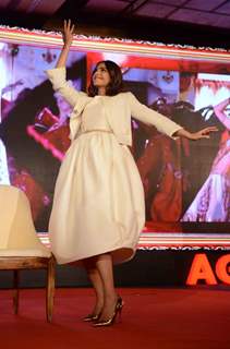Sonam Kapoor shakes a leg on Aaj Tak Agenda