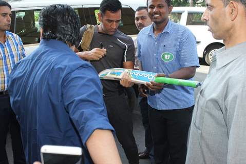 M S Dhoni Snapped at Airport