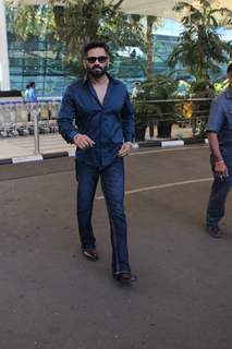 Suniel Shetty Snapped at Airport