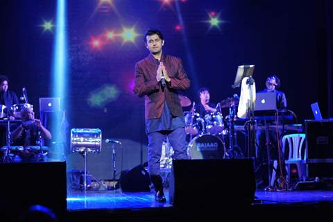 Sonu Nigam Performs for 'Spirit of India'