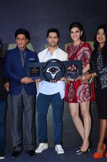 Shah Rukh Khan, Varun Dhawan and Kriti Sanon at Launch of 'Tukur Tukur' Song of Dilwale