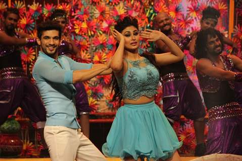 Arjun Bijlani and Mouni Roy at Mirchi Top 20 Show