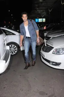 Celebs Snapped at Airport