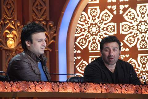 Vivek Oberoi and Sunny Deol at Promotions of Ghayal Once Again on India's Best Dramebaaz