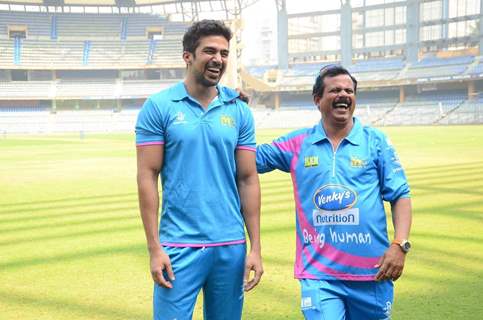 Saqib Saleem at Mumbai Heroes Corporate Cricket Match