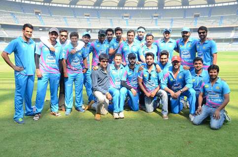 Celebs at Mumbai Heroes Corporate Cricket Match