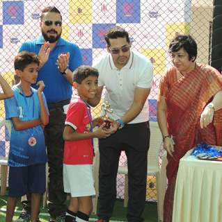 Dino Morea as Chief Guest at Pize Dristribution of The Versova Fest 2016