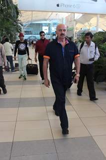 Rakesh Roshan and Jeetendra Snapped at Airport