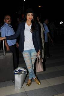 Shriya Saran Snapped at Airport