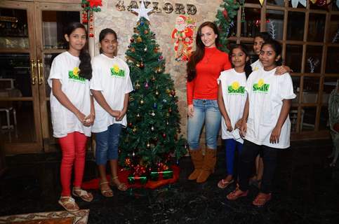 Elli Avram Celebrates Christmas with Kid