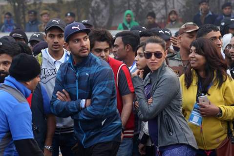 Neha Dhupia and Yuvraj Singh at Kolkata - Marathon