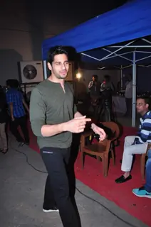 Sidharth Malhotra Snapped at Mehboob Studio!