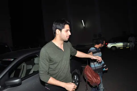 Sidharth Malhotra Snapped at Mehboob Studio!