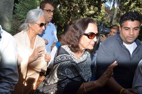 Waheeda Rehman and Asha Parekh snapped at Sadhana Shivdasani's residence