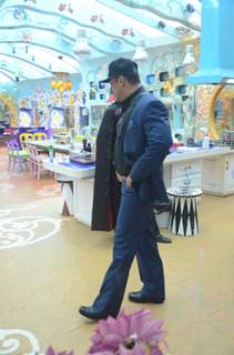 Salman Khan in Bigg Boss House for his Birthday Celebration