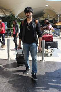 Kartik Aaryan Snapped at Airport