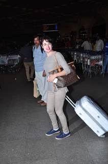 Yuvika Chaudhary Snapped at Airport