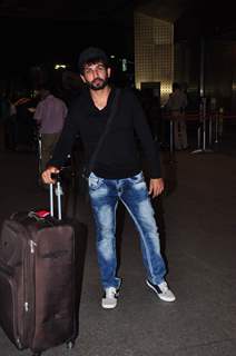 Jay Bhanushali Snapped at Airport