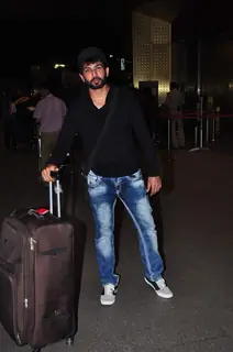 Jay Bhanushali Snapped at Airport