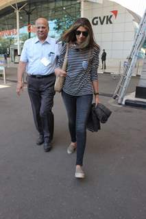 Shweta Nanda Snapped at Airport