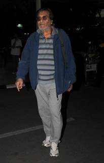 Vinod Khanna Snapped at Airport