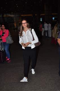 Nandita Mahtani Snapped at Airport